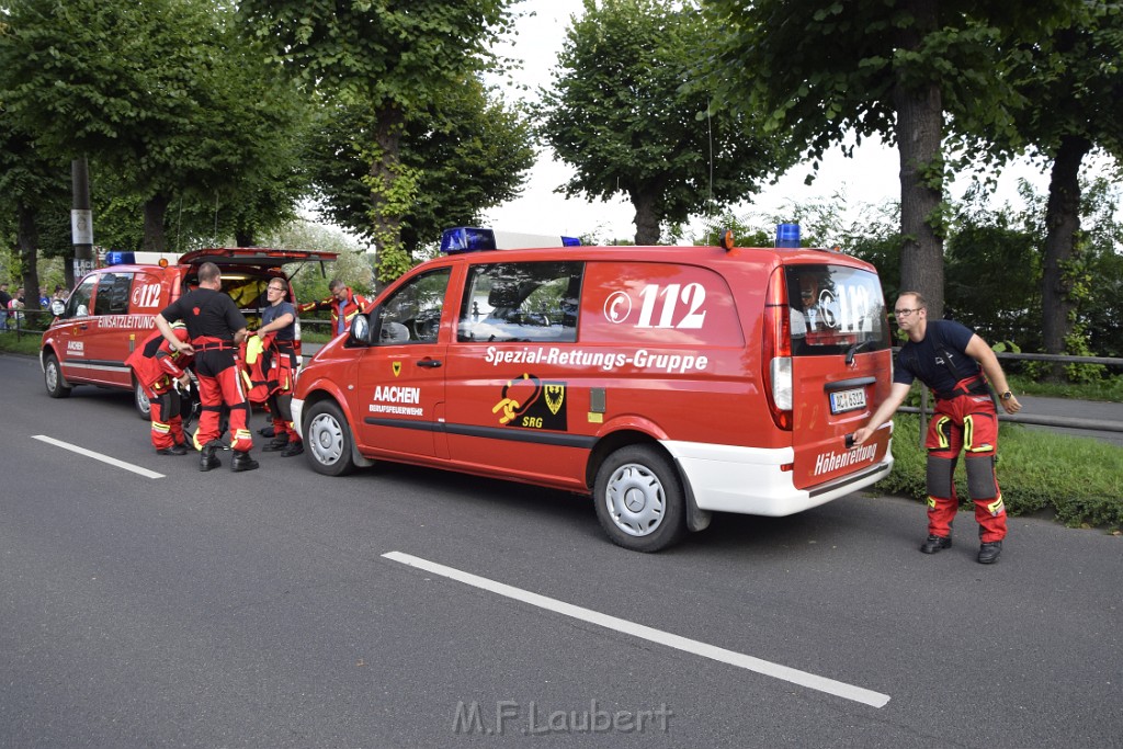 Koelner Seilbahn Gondel blieb haengen Koeln Linksrheinisch P246.JPG - Miklos Laubert